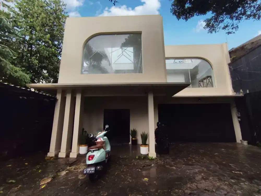 Disewakan Rumah Bisa Utk Klinik/Kantor di Cipete, Kemang