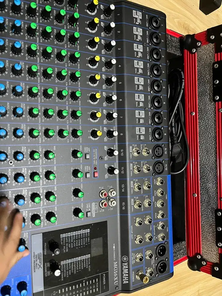 Mixer Yamaha MG 16XU