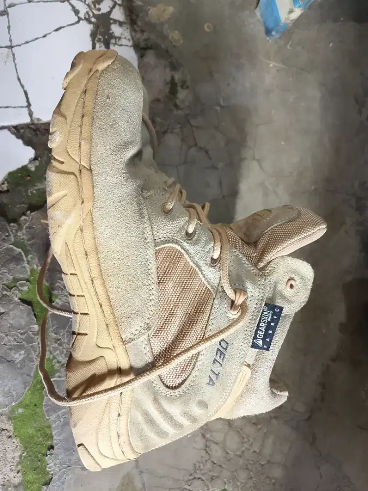 Sepatu merk delta original no 42
