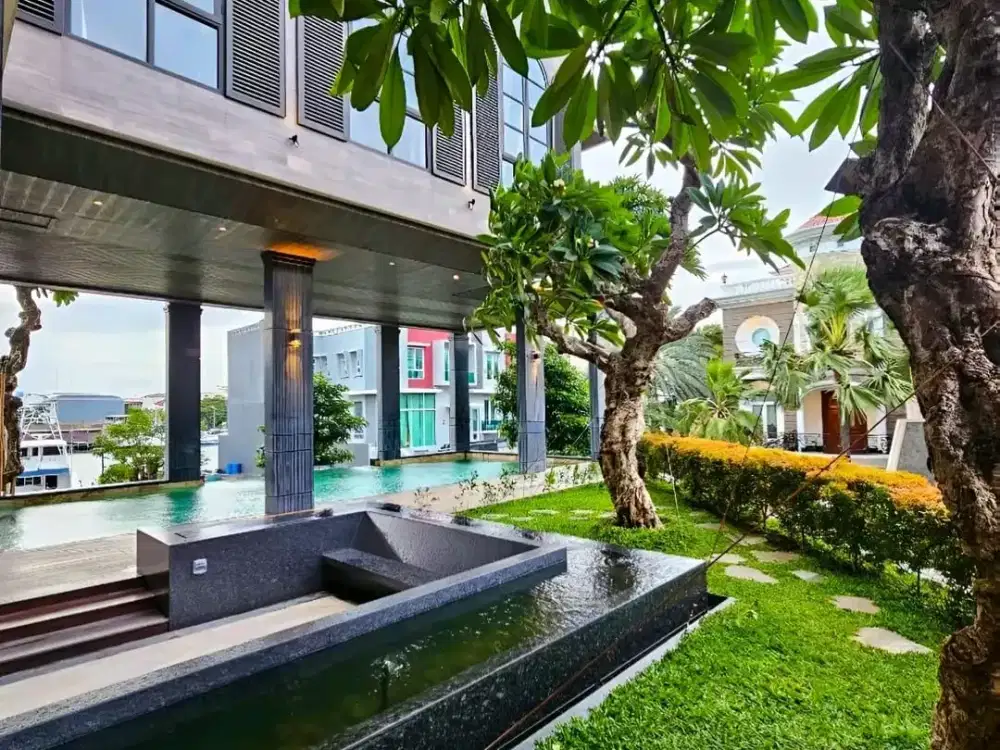 Dijual Rumah sultan super mewah Swimming pool Lift Rooftop Tanah Luas