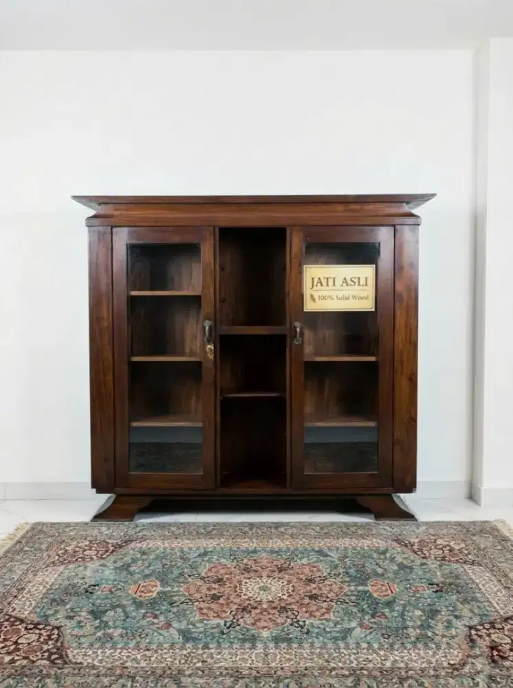 100 tahun Lemari Jati Asli ( Raja Minang Kabau ).