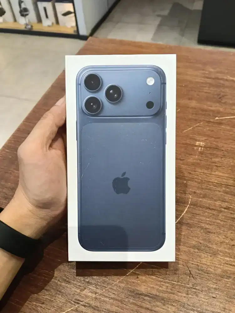 Cicilan Iphone 17 pro max 256 gb deep blue