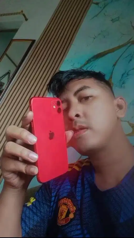 Iphone 11 128 gb merah