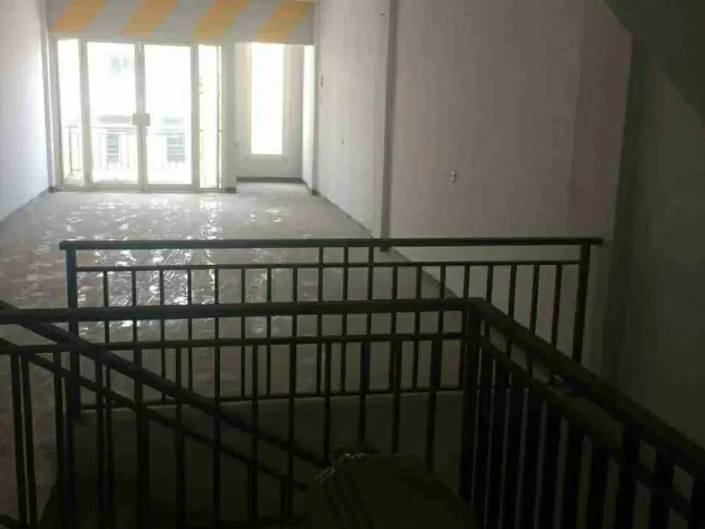 SEWA RUKO RAYA MASTRIP ADA HALAMAN PARKIR CEK DISKRIPSI