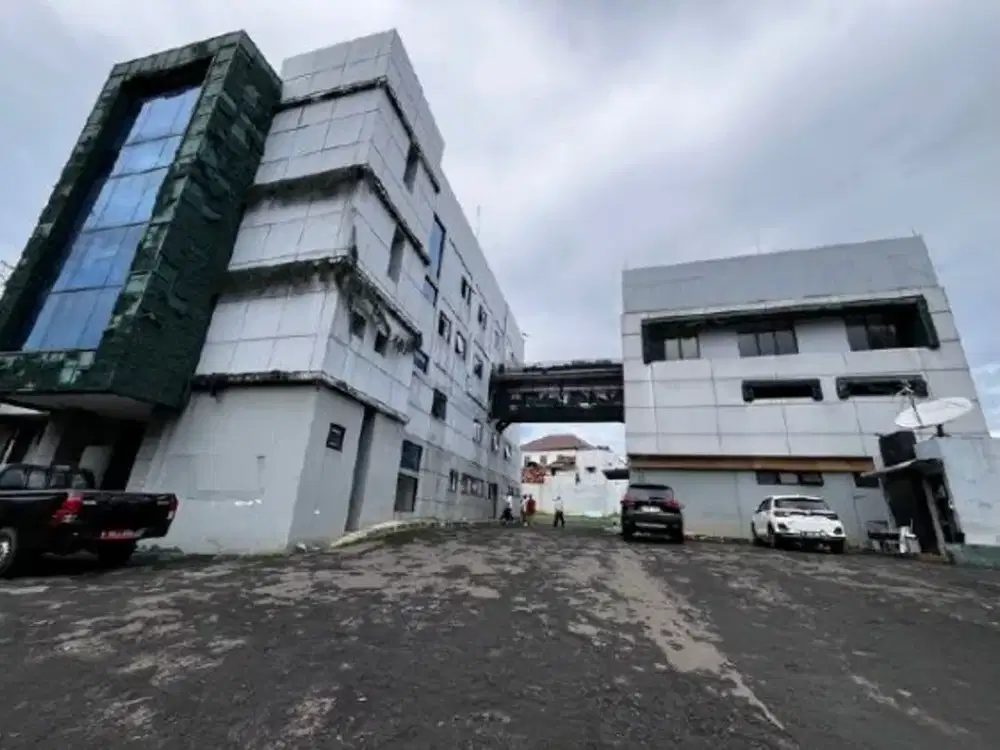 GEDUNG LOKASI SANGAT STRATEGIS Tebet, Jakarta Selatan