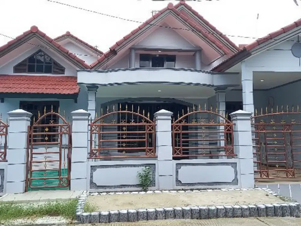 Rumah Sewa Luas di Taman Harapan Baru 243 m² Lingkungan Nyaman Siap Huni 22222WID