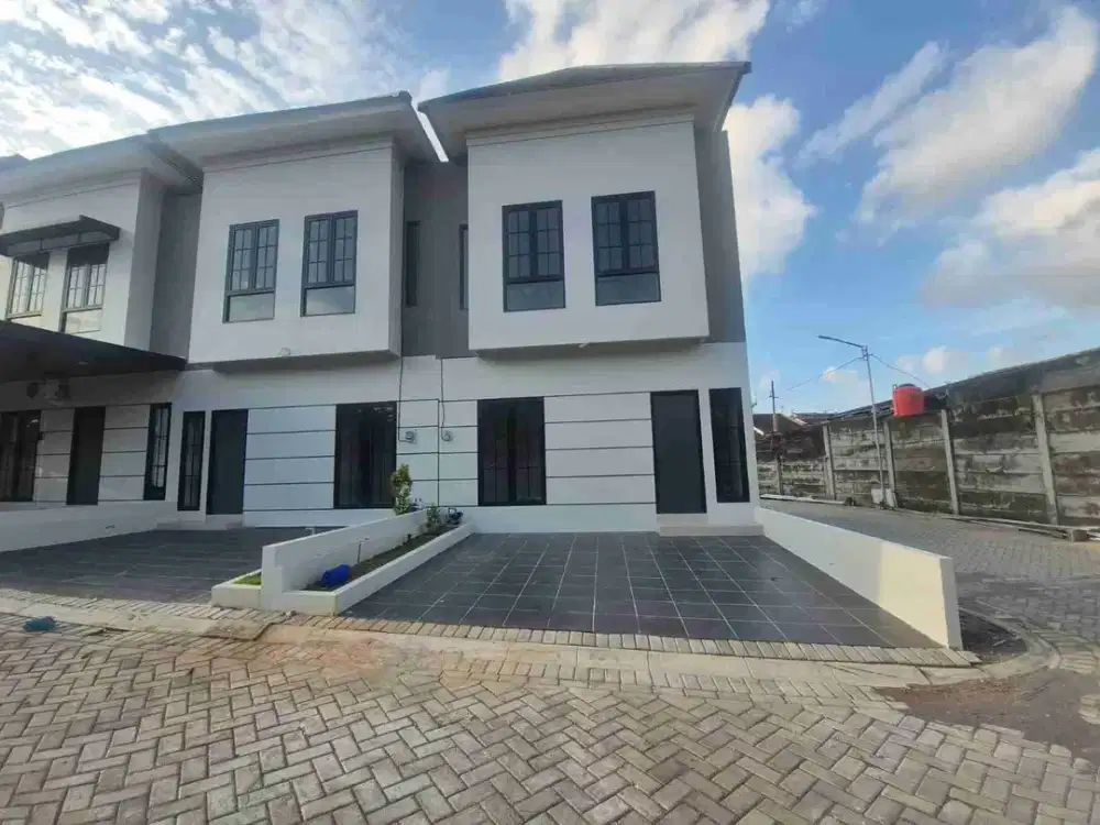 rumah siaphuni di klipang 5 menit ke RS. wongsonegoro