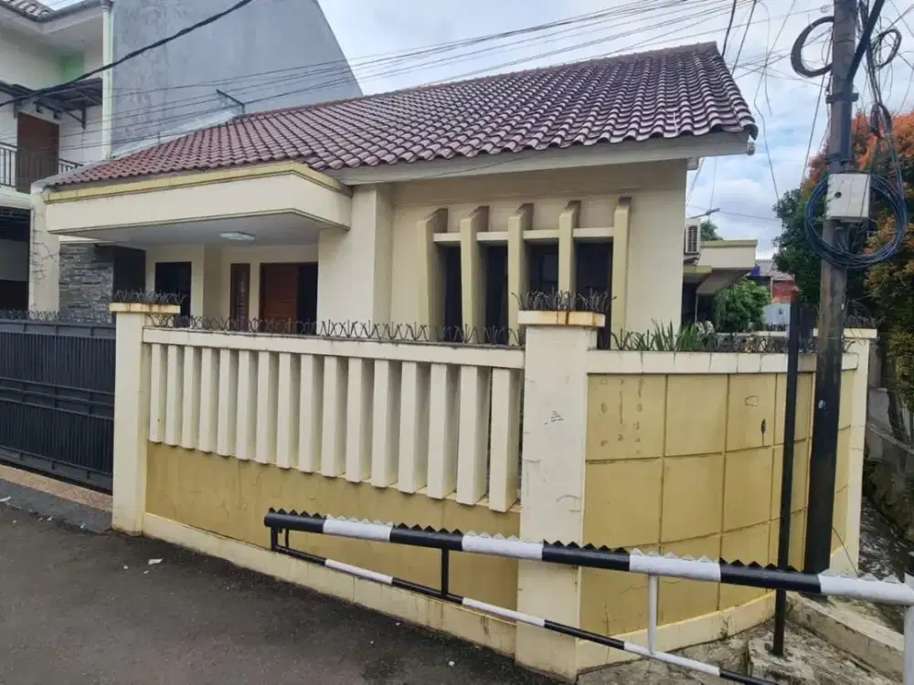 Rumah dijual Murah 1,5 Lt. Jagakarsa, Jakarta Selatan Dekat Tol Andara