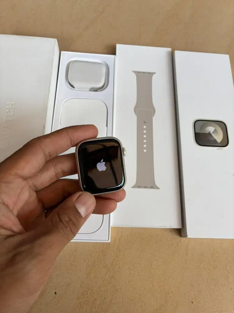 Apple watch series 9 45mm starlight
