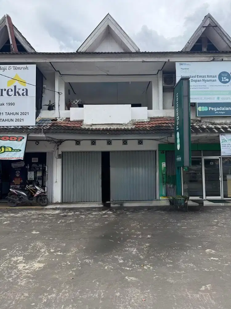 Ruko gandeng depan belakang cocok untuk di huni ataupun tempat usaha