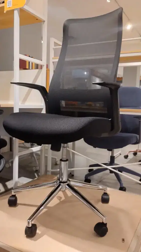 LUMOS KURSI KANTOR HIGH BLACK & BLUE