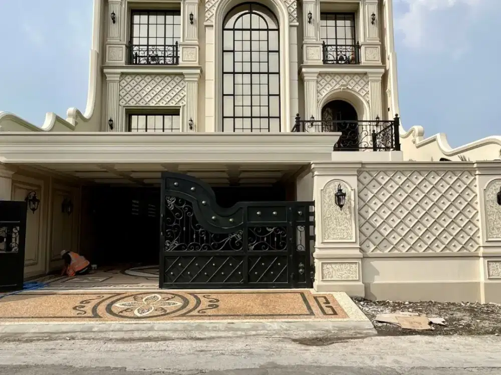 RUMAH MEWAH MEDITERANIA FULL FURNITURE DEKAT PUSAT KOTA