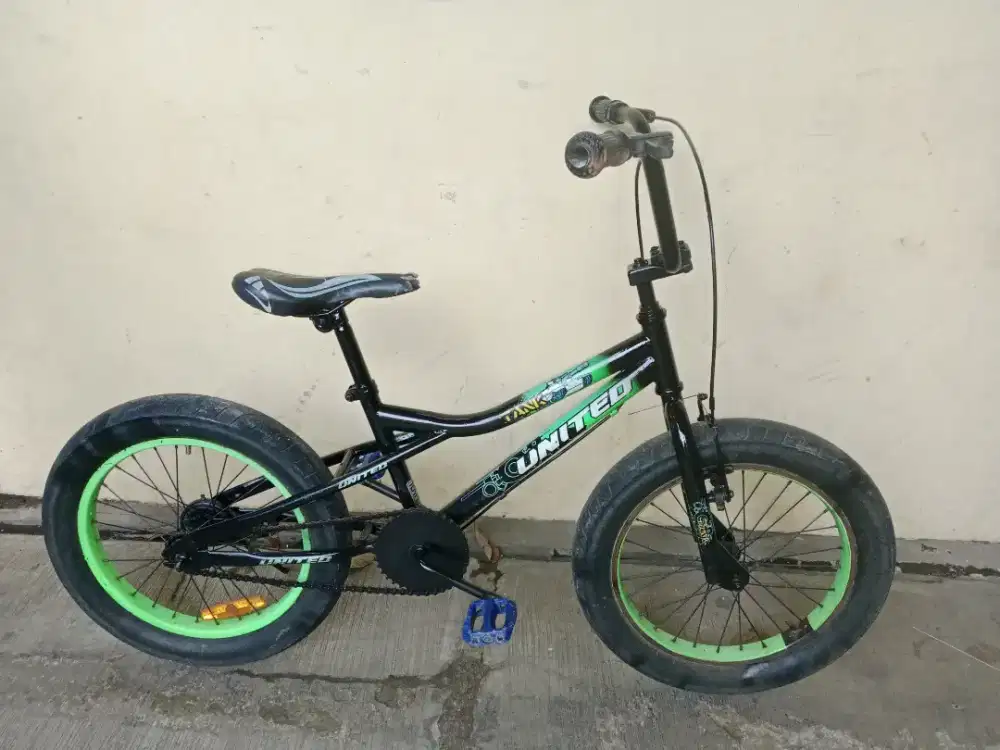 sepeda bmx united 18
