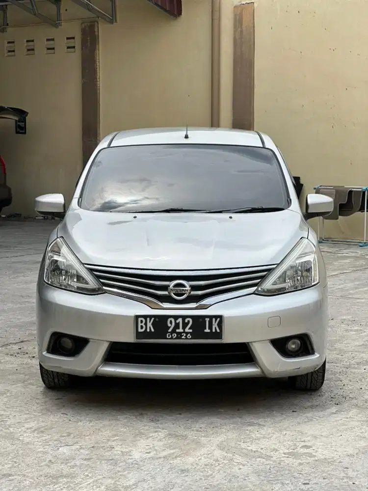 Nissan grand livina XV at matic 2015