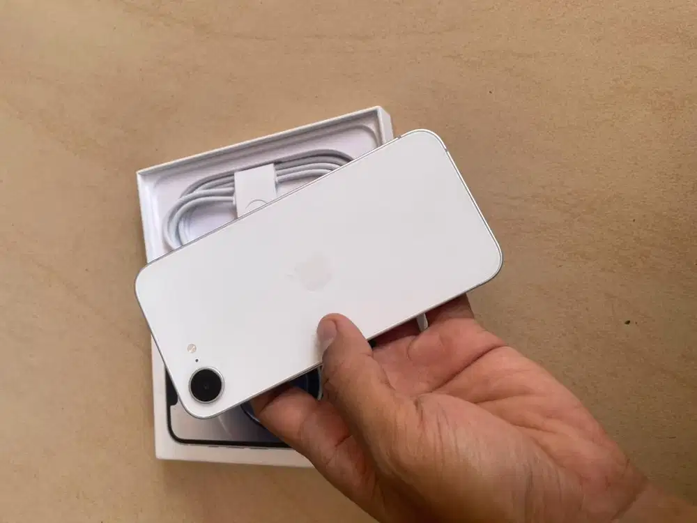 Iphone 16e 256gb white garansi ibox