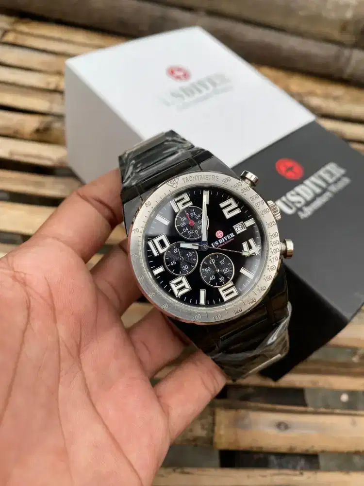 Jam pria US DIVER istimewa