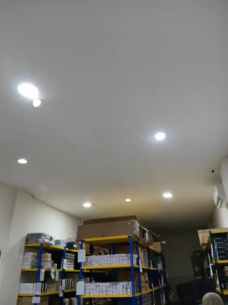 STAFF GUDANG INTERIOR