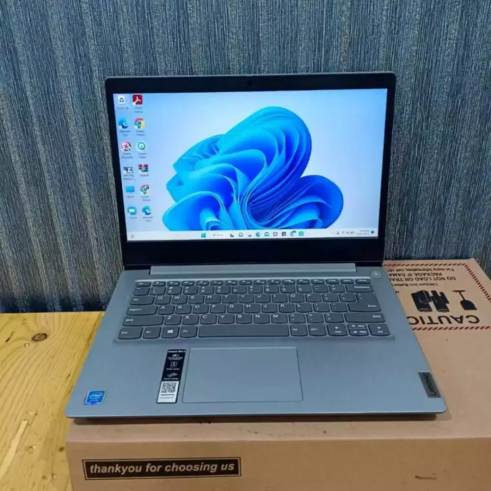 Laptop lenovo ram 8gb pakaian 3 bulan lengkap