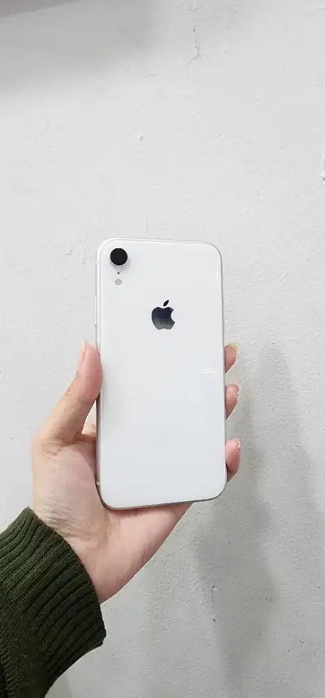 Iphone XR 64gb white 
Ex ibox