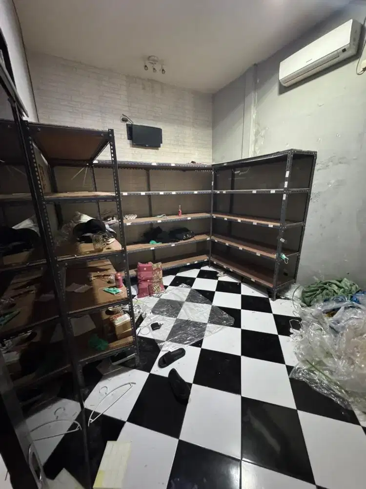 Disewakan Ruangan 3x4 Pinggir Jalan