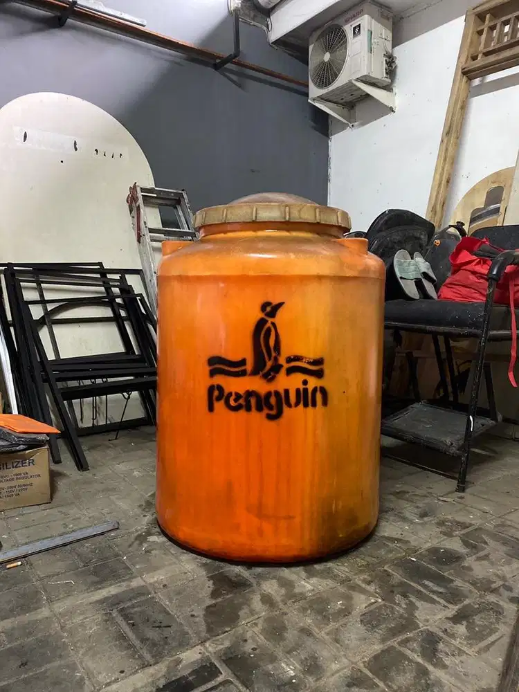 (EX/Bekas) Toren/Tandon Air Penguin TB 32 // 300 L