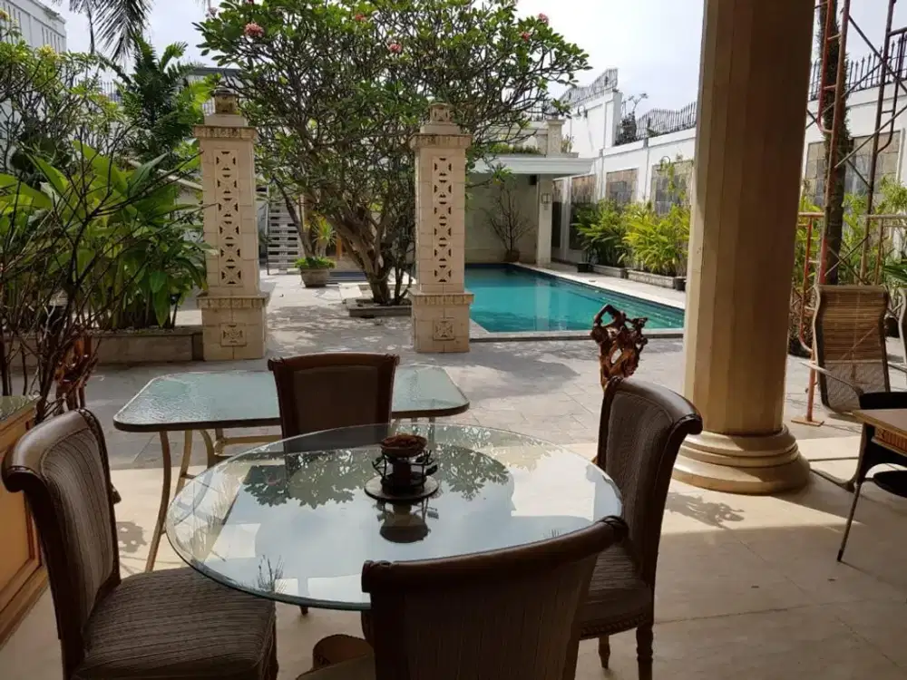 Dijual Rumah Mewah Asri Dengan Kolam Renang di Sinarmanah, Sukajadi