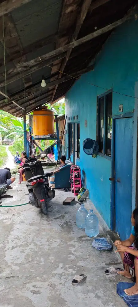 Di Jual Rumah berbentuk Kos ( 6KM dan 6KT)