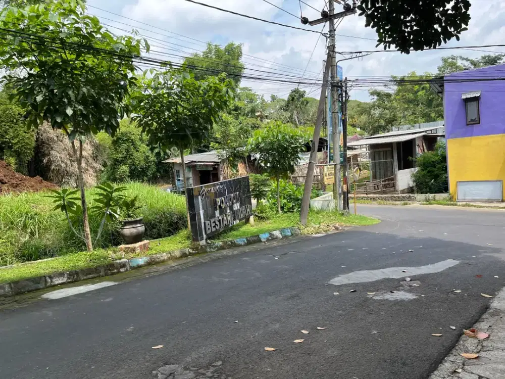 DIJUAL TANAH STRATEGIS MERJOSARI – KOTA MALANG  Kesempatan punya tanah di lokasi favorit Kota Malang! Terletak di kawasan Merjosari, lingkungan sudah