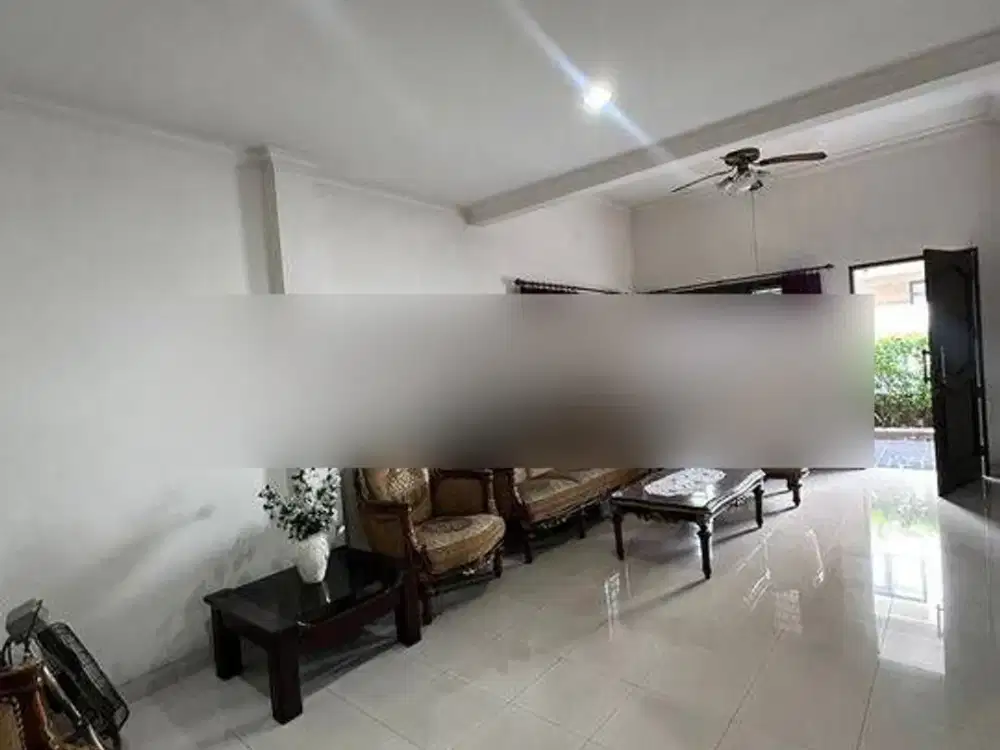 RAWAMANGUN, RUMAH HOOK DLM KOMPLEK LINGKUNGAN TENANG, JAKARTA TIMUR