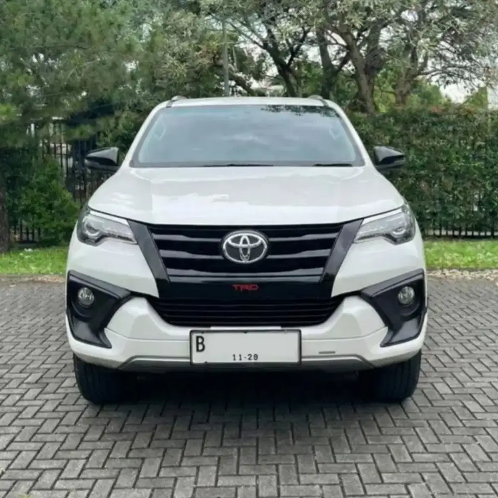 [GARANSI 1 TAHUN] FORTUNER TRD AT 2018 Putih DP Minim No Minus Rawatan