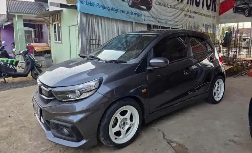 Honda brio E tahun 2016