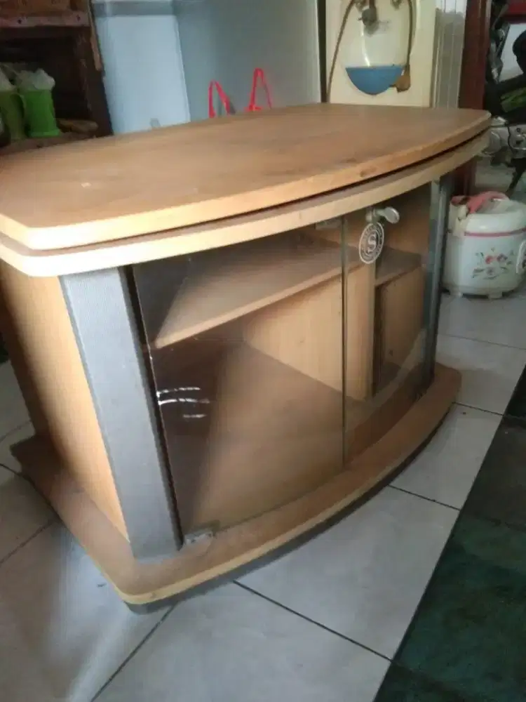 Meja untuk TV bagus banget