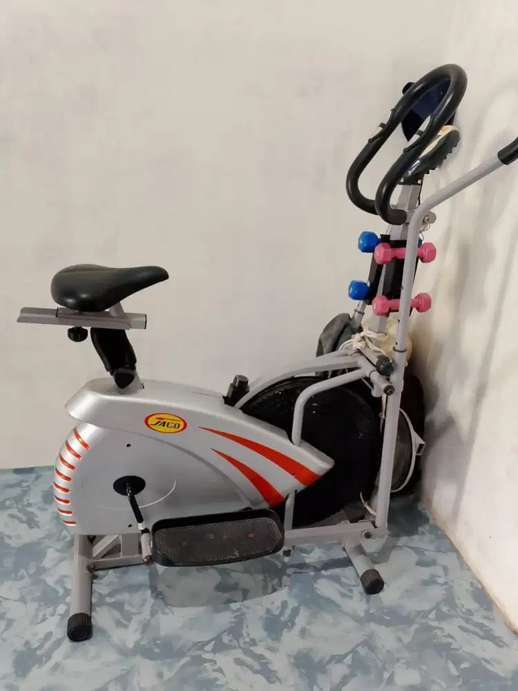 Sepeda olahraga merek JACO