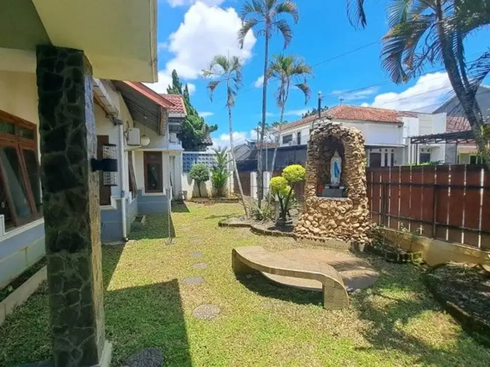 Rumah Mewah Full Furnished Hunian Elegan di Lokasi Strategis di Sariharjo Ngaglik, Sleman