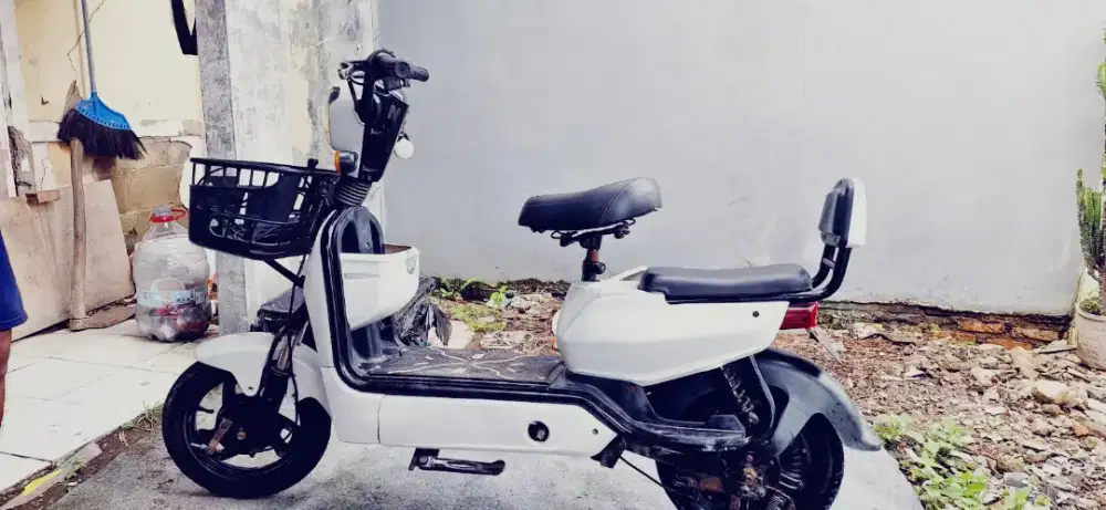 Sepeda listrik uwinfly siap pakai