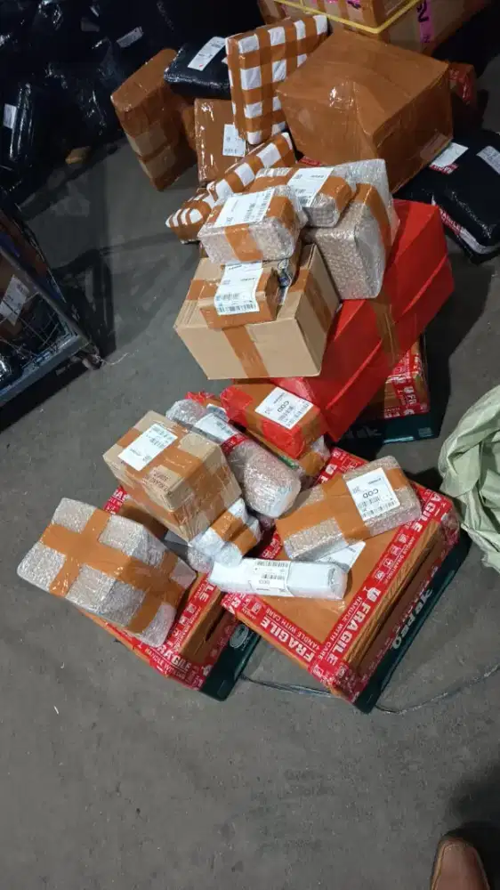 Dibutuhkan Host Live untuk jualan di shopee dan Tiktok