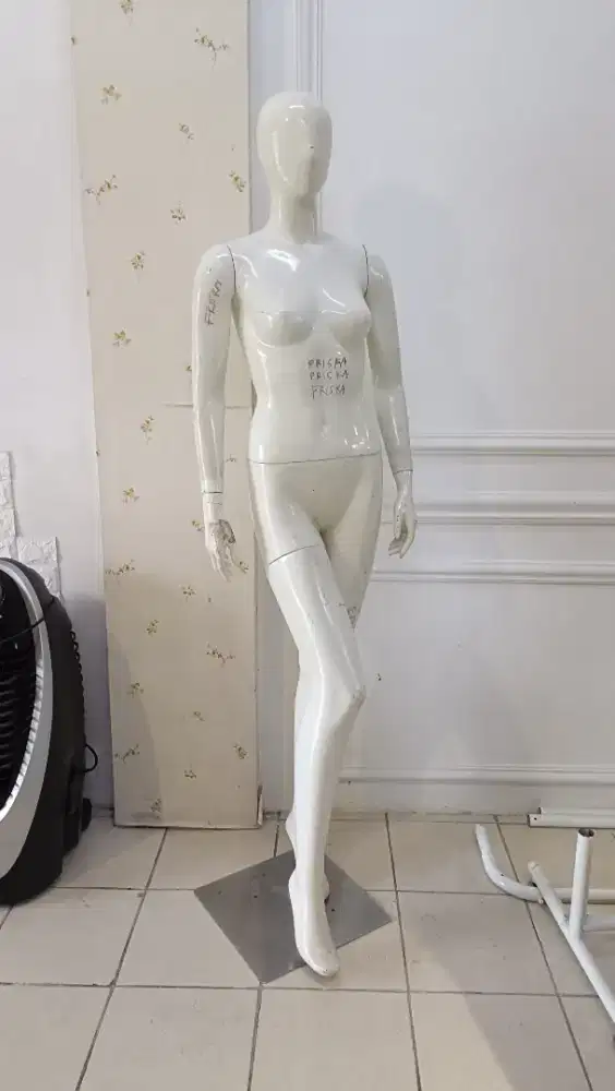 Jual manekin bekas