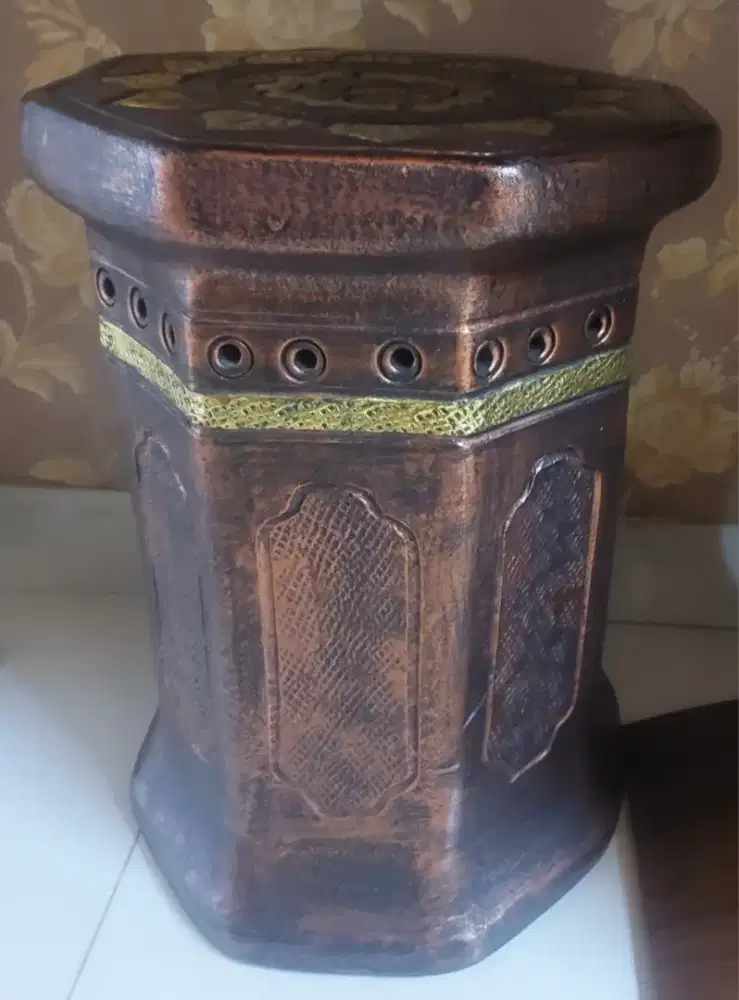 Borong isi rumah guci, tempat tidur, dll