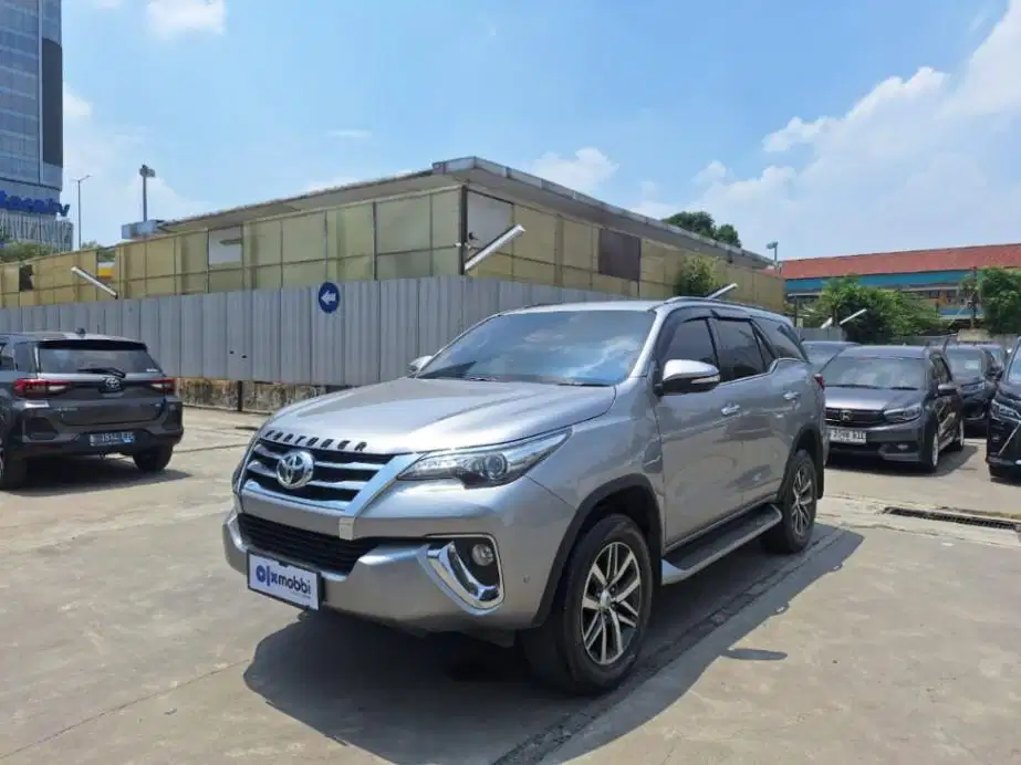 DP MURAH - Toyota Fortuner 2.4 4x2 VRZ Solar-AT 2017 Silver