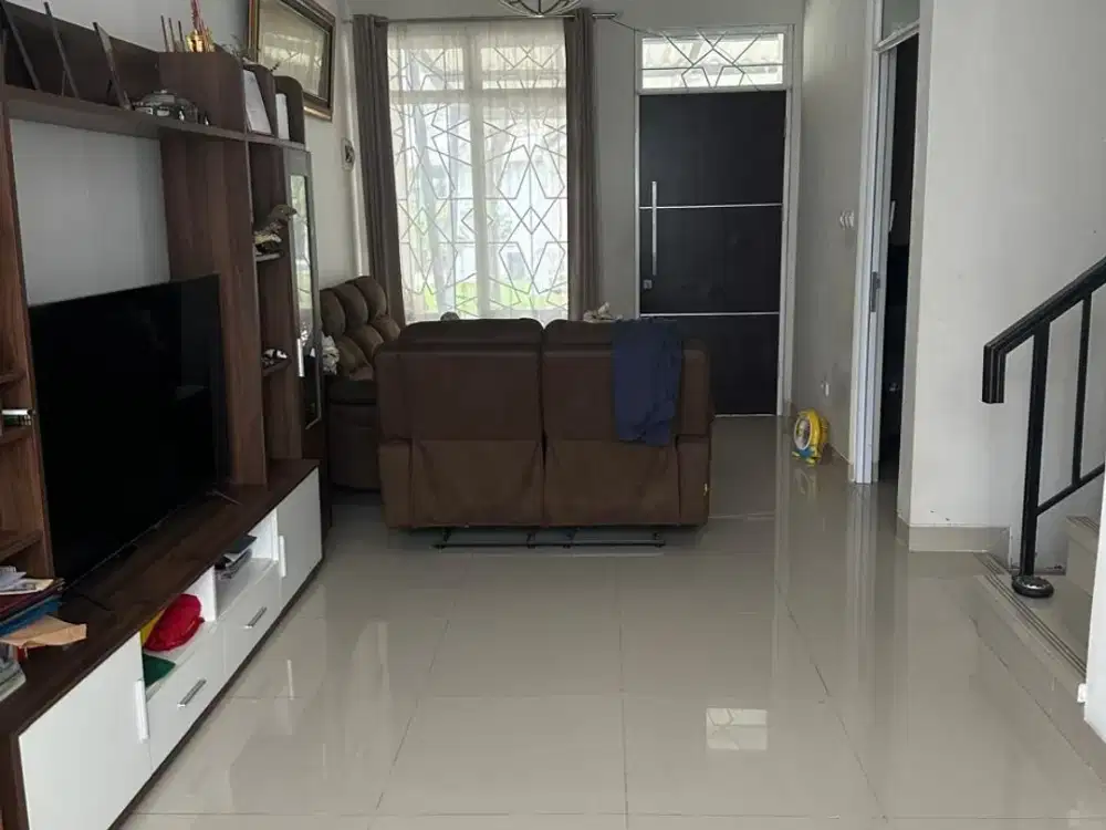Dijual rumah siap huni di Metland Transyogi