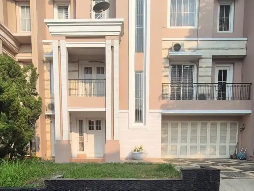 Jual Rumah 3 lantai siap huni ditengah Kota Modern, Sutera Onyx Alam Sutera Tangerang