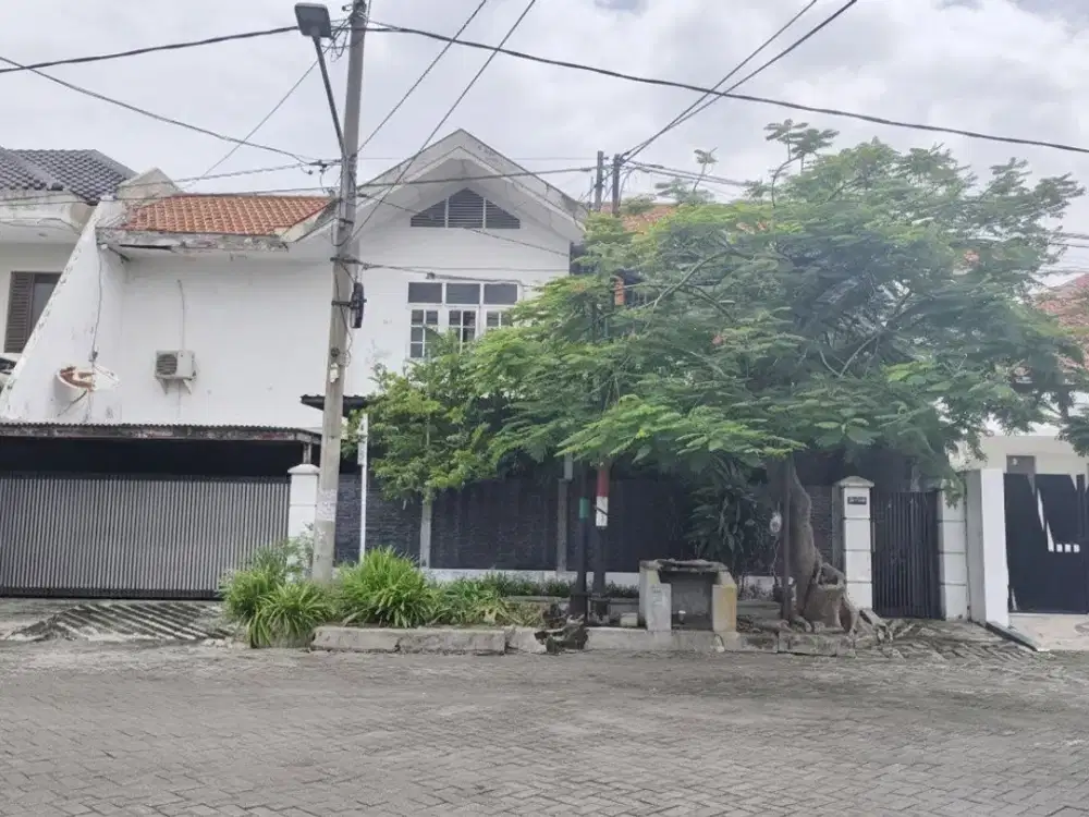 DIJUAL Rumah Wisma Mukti Row Jalan 15m TS Ada lapangan badminton