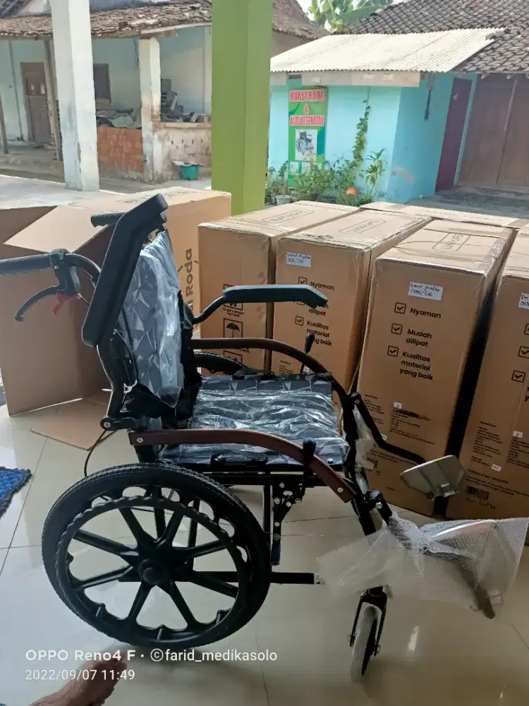 Kursi roda bed pasien