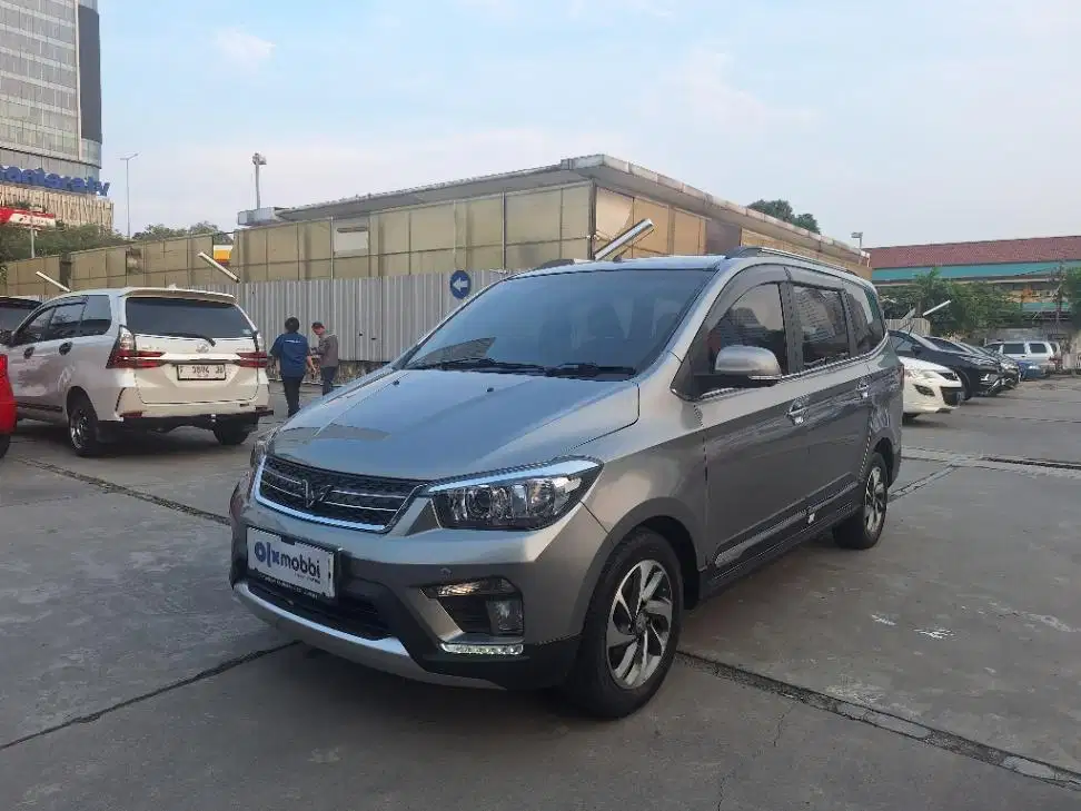 LOW DP Wuling Confero S 1.5 L ACT Lux Plus Bensin-MT 2020 PKR