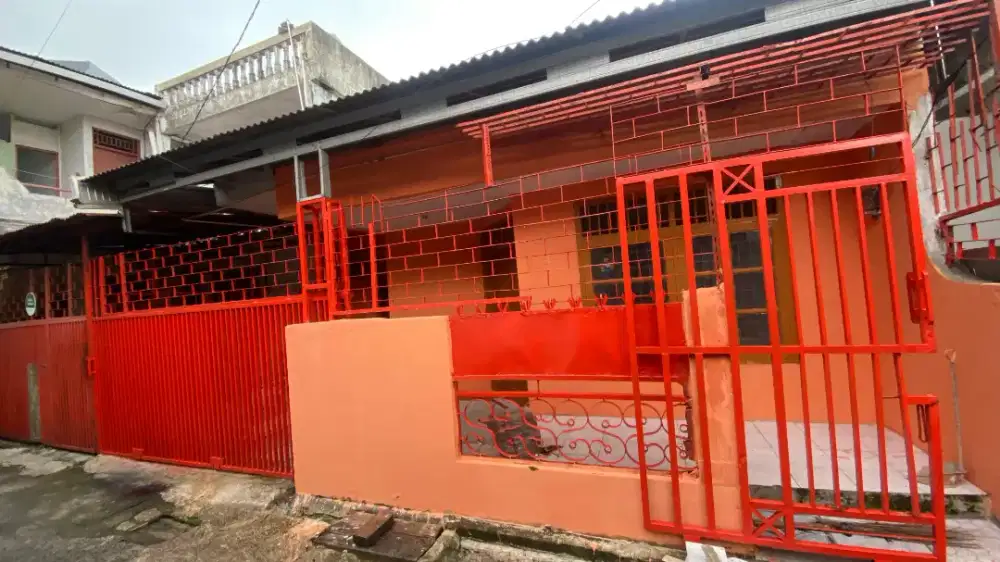 Kontrakan&Jual rumah keluarga/tempat usaha murah jakarta