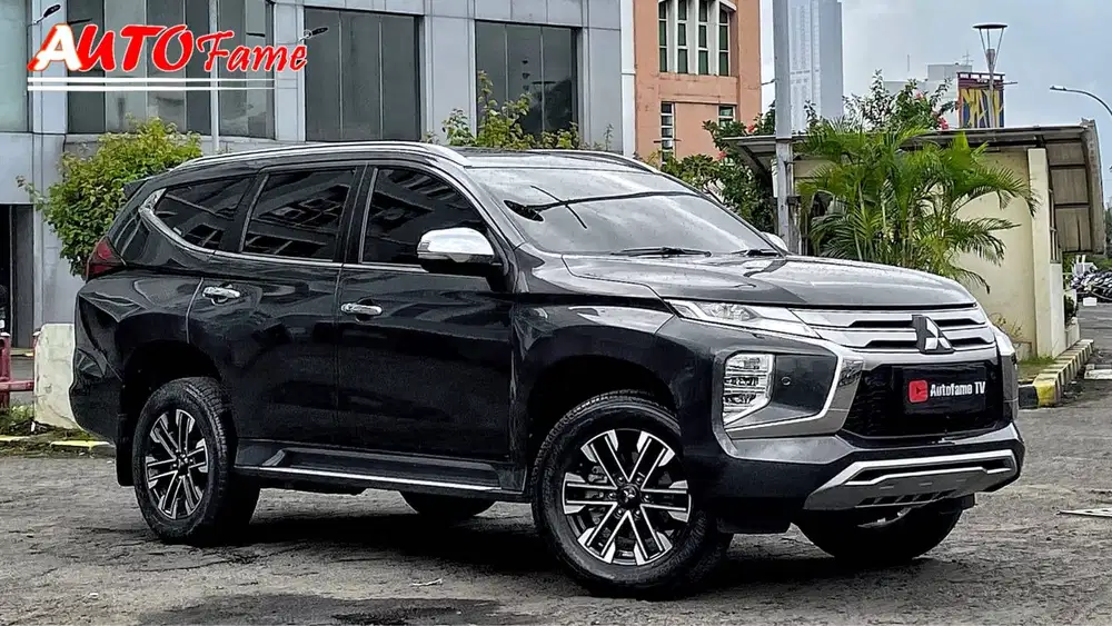 KM 12RB Mitsubishi Pajero Sport Dakar 4x2 AT NIK 2023 Gray On Black Su