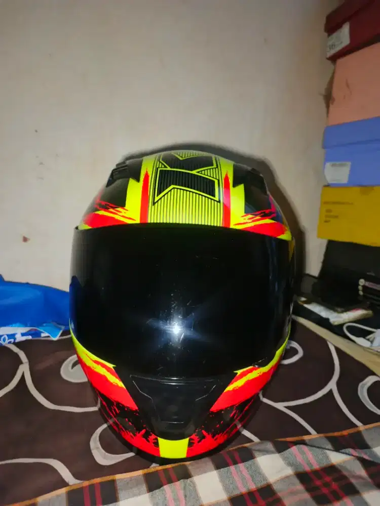 Helm KYT R10 mulus 98%