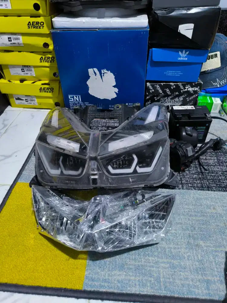 Jual rugi reflektor satu set Vario 160 cbs