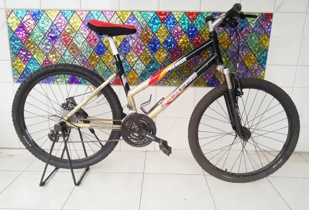 Sepeda gunung MTB polygon premier lady