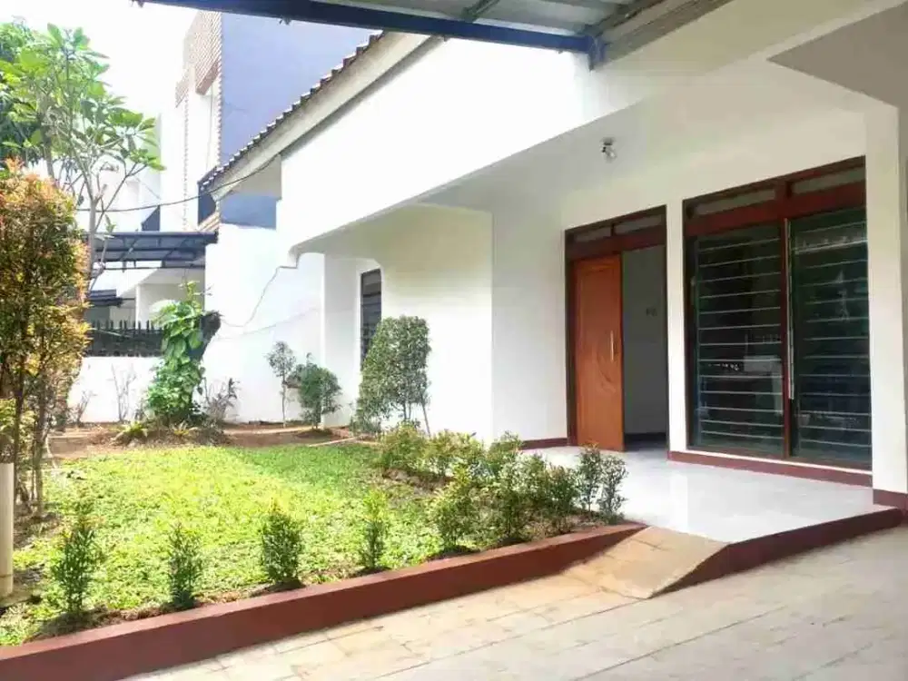 DISEWAKAN RUMAH LUAS KAYU PUTIH